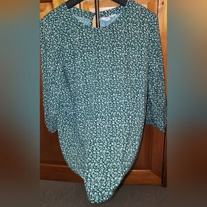 Croft & Barrow Green and White Floral Blouse